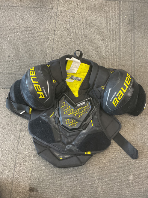 Vist Large View of Product Image Which is Used Bauer SUPREME 3S SHOULDER PADS Intermediate Shoulder Pads MD