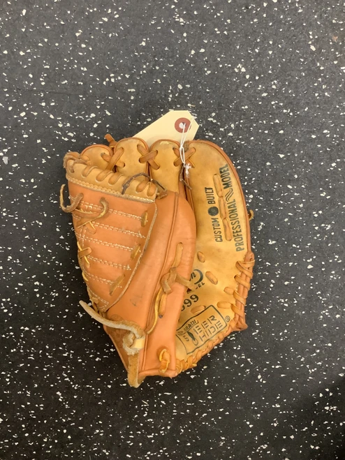 Vist Large View of Product Image Which is Used K999 BB/SB Glove RH Throw Brown 11"