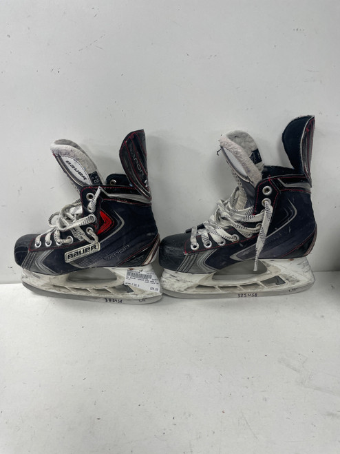 Vist Large View of Product Image Which is Used Bauer VAPOR X80 Junior Hockey Skate Junior 02.5