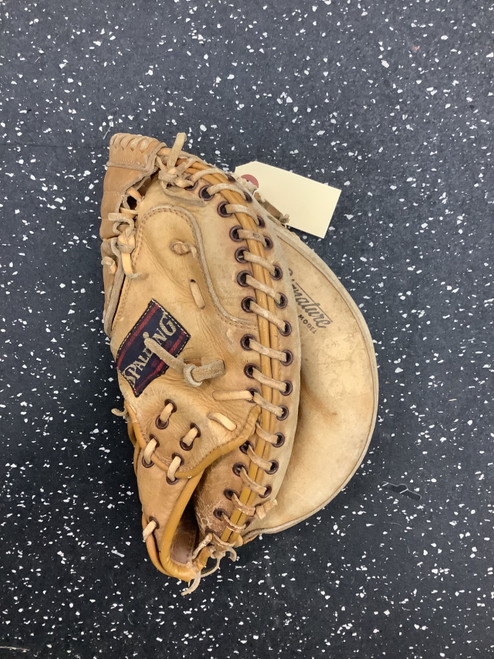 Vist Large View of Product Image Which is Used Spalding 42-7639 BB/SB Catchers RH Throw Brown 31 1/2"