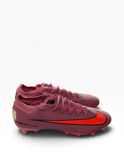 Vist Large View of Product Image Which is Used Nike Soccer Cleats Pink Senior 9