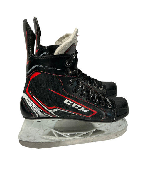 Vist Large View of Product Image Which is Used CCM JETSPEED FT340 Junior Hockey Skate Junior 03