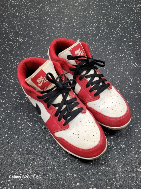 Vist Large View of Product Image Which is Used Nike AIR JORAN BASEBALL CLEATS BB/SB Cleats White And Red Senior 11