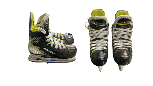 Vist Large View of Product Image Which is Used Bauer VAPOR FLY40 Youth Hockey Skate Youth 13.5