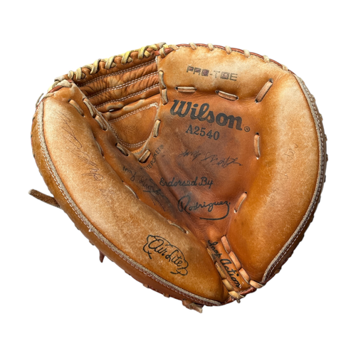 Vist Large View of Product Image Which is Used Wilson A2540 Baseball Catchers Right Hand Throw Brown 30"