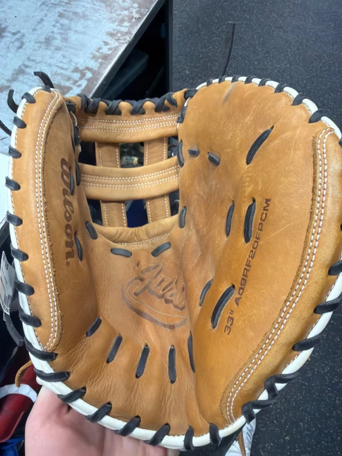Vist Large View of Product Image Which is Used Wilson AURA BB/SB Catchers RH Throw Brown 33"