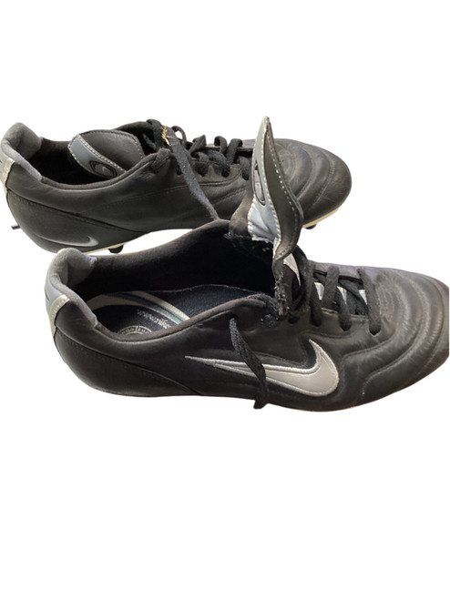 Vist Large View of Product Image Which is Used Nike Soccer Cleats Black Youth 07.0