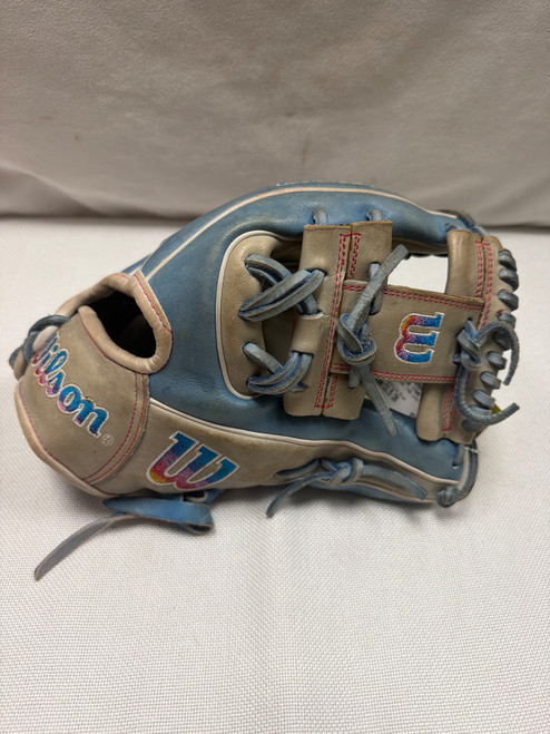 Vist Large View of Product Image Which is Used Wilson A2000 1786 LOVE THE MOMENT BB/SB Glove RH Throw Carolina Blue 11 1/2"