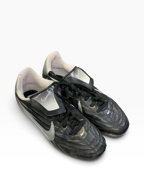 Vist Large View of Product Image Which is Used Nike Soccer Cleats Black Junior 03.5