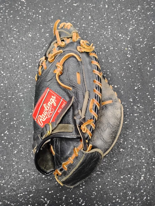 Vist Large View of Product Image Which is Used Rawlings RENEGADE BB/SB Catchers RH Throw Black 30"