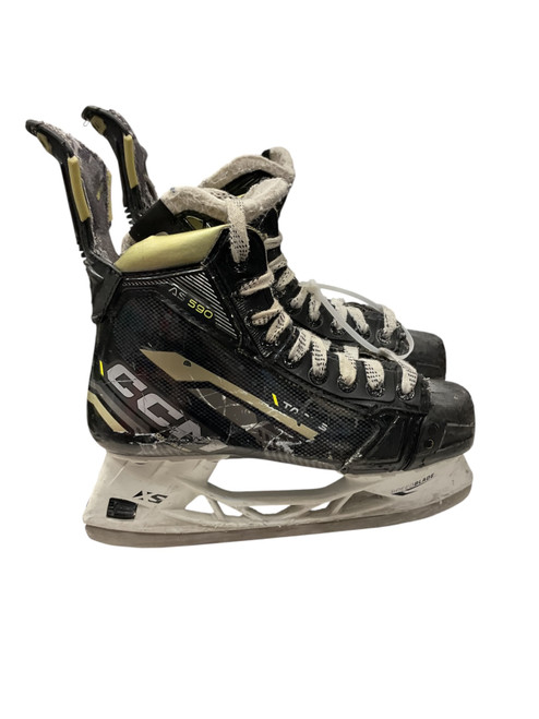 Vist Large View of Product Image Which is Used CCM AS 590 SZ 6 Intermediate Hockey Skate Intermediate 6.0