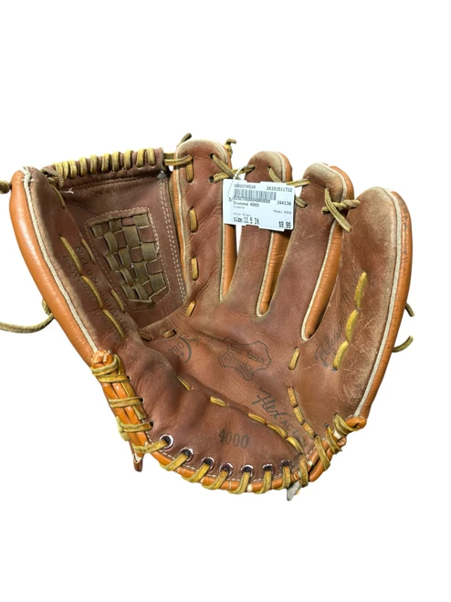 Vist Large View of Product Image Which is Used Diamond 4000 BB/SB Glove RH Throw Brown 11 1/2"