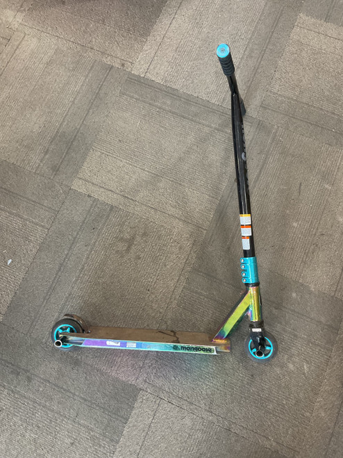 Vist Large View of Product Image Which is Used Mongoose Scooter Black