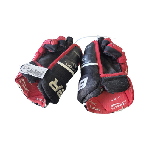 Vist Large View of Product Image Which is Used Bauer VAPOR X5.0 JUNIOR GLOVES Junior Gloves Black 11"