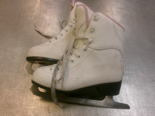 Vist Large View of Product Image Which is Used Jackson SOFT SKATE Girls Figure Skate White Junior 03