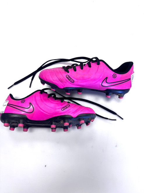 Vist Large View of Product Image Which is Used Nike Soccer Cleats Purple Junior 01