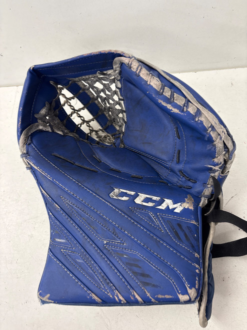 Vist Large View of Product Image Which is Used CCM EXTREME FLEX 4 Senior Goalie Catcher Royal Blue