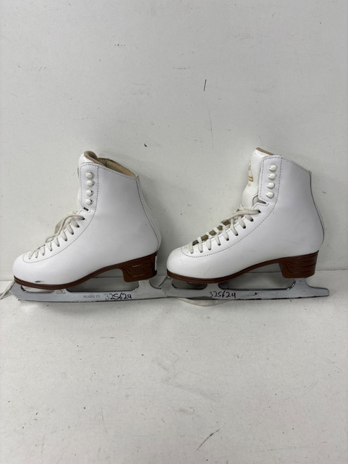 Vist Large View of Product Image Which is Used Jackson ARTISTE WomensFigure Skate White Senior 4.5 (new= $300)