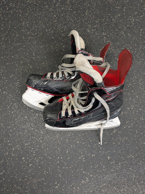 Vist Large View of Product Image Which is Used Bauer X2.7 Junior Hockey Skate Junior 01.5