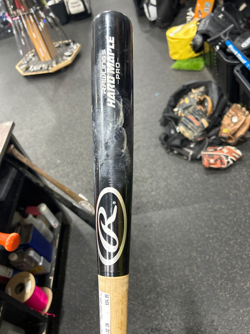 Vist Large View of Product Image Which is Used Rawlings HARD MAPLE PRO BB/SB Wood Bat 32"