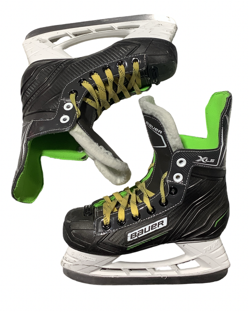 Vist Large View of Product Image Which is Used Bauer XLS Junior Hockey Skate Junior 01.5