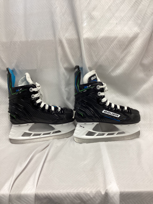 Vist Large View of Product Image Which is Used Bauer XLP Youth Hockey Skate Youth 11.0