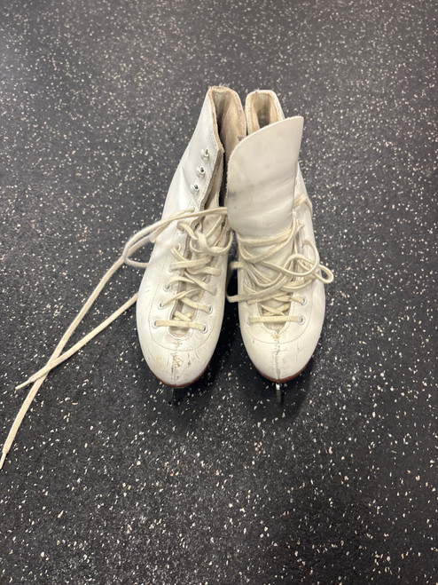 Vist Large View of Product Image Which is Used Riedell 43133 Girls Figure Skate White Junior 03.5