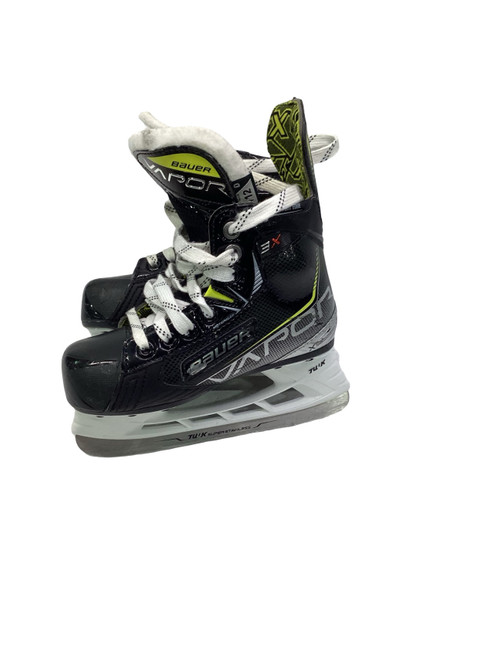 Vist Large View of Product Image Which is Used Bauer VAPOR Youth Hockey Skate Black Youth 12.0