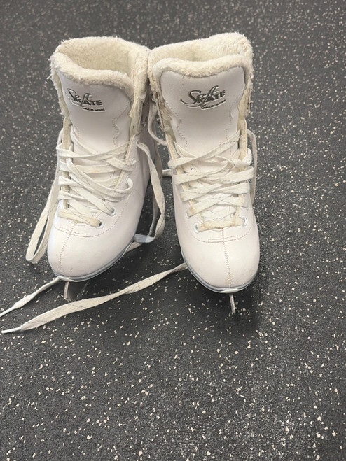 Vist Large View of Product Image Which is Used Jackson SOFT SKATE Girls Softboot Skate White Junior 01
