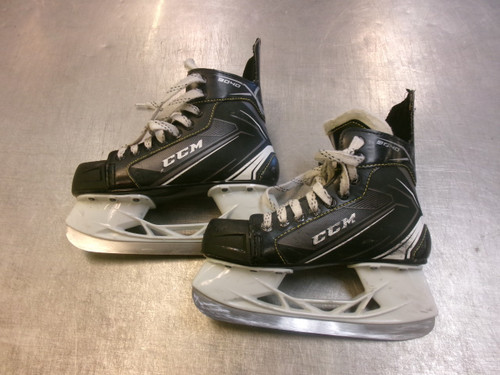 Vist Large View of Product Image Which is Used CCM TACKS 9040 Intermediate Hockey Skate Intermediate 3.5