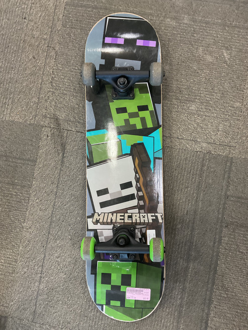 Vist Large View of Product Image Which is Used MINECRAFT SKATEBOARD Complete Skateboard Green 7 1/2"