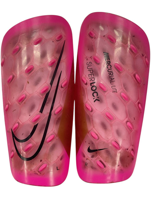 Vist Large View of Product Image Which is Used Nike SUPERLOCK Soccer Shin Guards Junior Pink MD