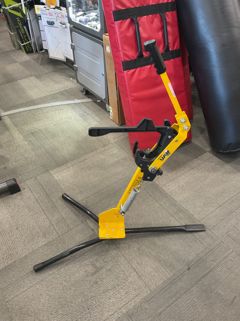 Vist Large View of Product Image Which is Used Louisville Slugger THE INSTRUCTOR UPM 30 BB/SB Pitching Machine