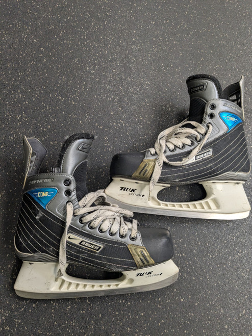 Vist Large View of Product Image Which is Used Bauer SUPREME COMP Senior Hockey Skate Senior 9.5