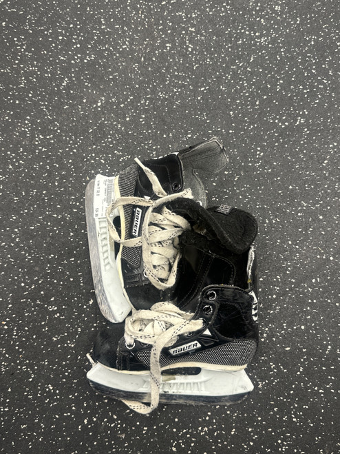Vist Large View of Product Image Which is Used Bauer IMPACT 300 Youth Hockey Skate Youth 10.0