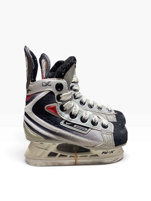 Vist Large View of Product Image Which is Used Bauer VAPOR IX Youth Hockey Skate Youth 09.0
