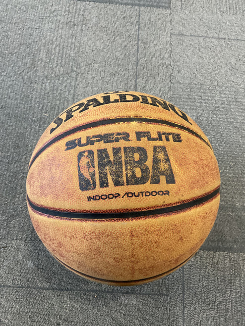 Vist Large View of Product Image Which is Used Spalding SUPER FLITE Basketball Adult Outdoor