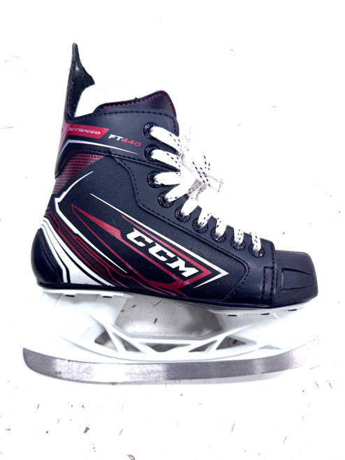 Vist Large View of Product Image Which is Used CCM FT440 Junior Hockey Skate Junior 02