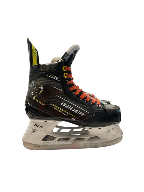 Vist Large View of Product Image Which is Used Bauer M30 SZ 5.5 EE Intermediate Hockey Skate Intermediate 5.5