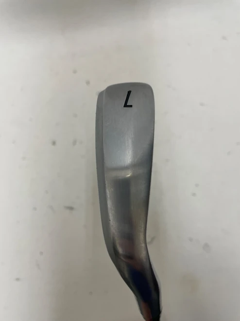 Vist Large View of Product Image Which is Used Callaway QUANTUM MAX OS DEMO Mens Individual Iron RH 7 Iron