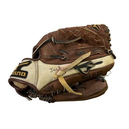Vist Large View of Product Image Which is Used Mizuno GPP 1001 BB/SB Glove RH Throw Brown 10"