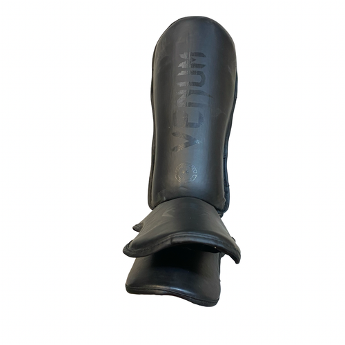 Vist Large View of Product Image Which is Used Venum Boxing Pads Black