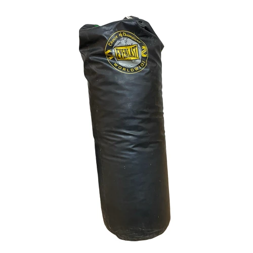Vist Large View of Product Image Which is Used Everlast 40LBS BAG Boxing Heavy Bag Black 50 lb