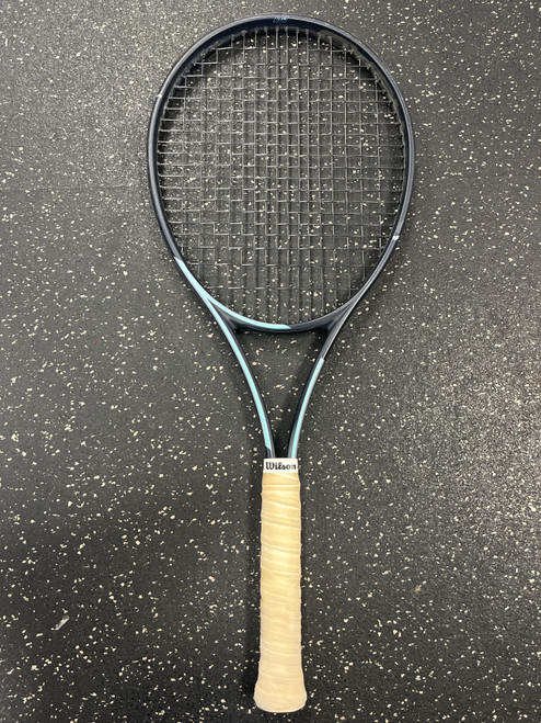 Vist Large View of Product Image Which is Used Head GRAVITY TEAM 600 Adult Tennis Racquet Black 4 1/4”