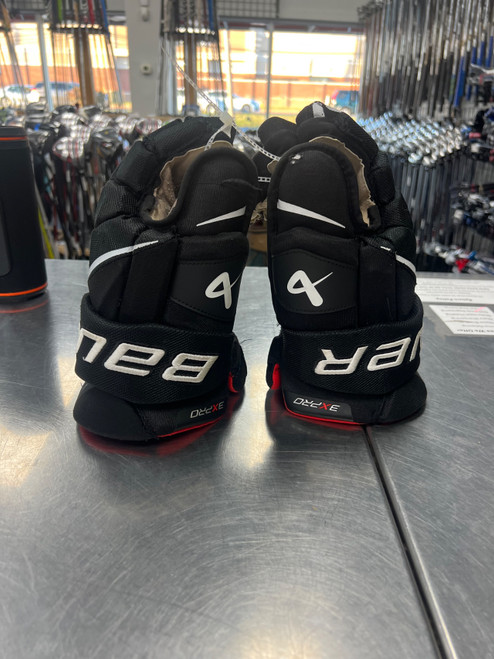 Vist Large View of Product Image Which is Used Bauer VAPOR 3X PRO Senior Gloves Black 14"