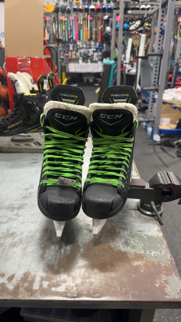 Vist Large View of Product Image Which is Used CCM RIBCORE 76K Intermediate Hockey Skate Intermediate 4.0