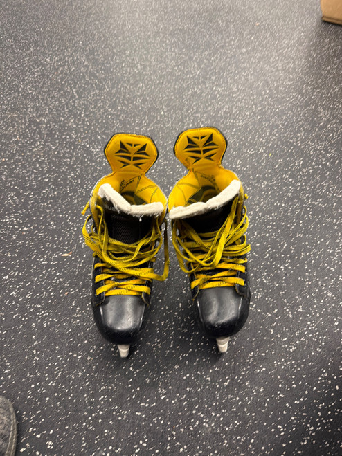 Vist Large View of Product Image Which is Used Bauer SUPREME IGNITE Intermediate Hockey Skate Intermediate 4.0