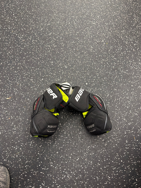 Vist Large View of Product Image Which is Used Bauer VAPOR VELOCITY Junior Elbow Pads SM