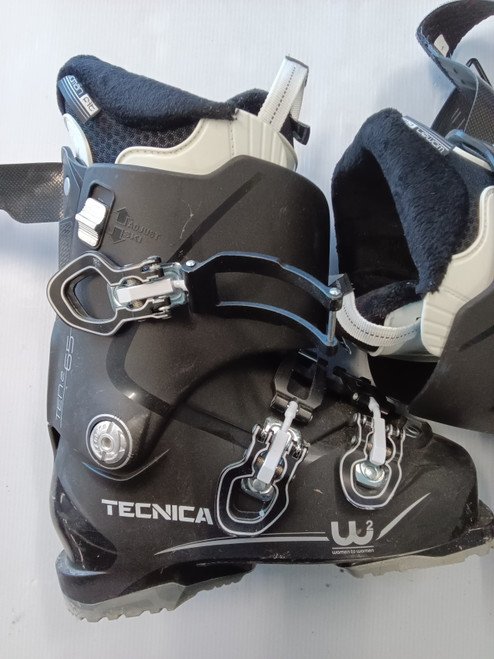 Vist Large View of Product Image Which is Used Tecnica TEN.2 Mens DH Ski Boot Black 240 MP - J06 - W07