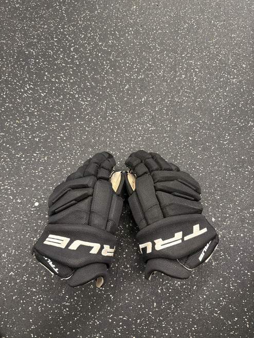 Vist Large View of Product Image Which is Used True CATALYST PRO STOCK Senior Gloves Black 13"